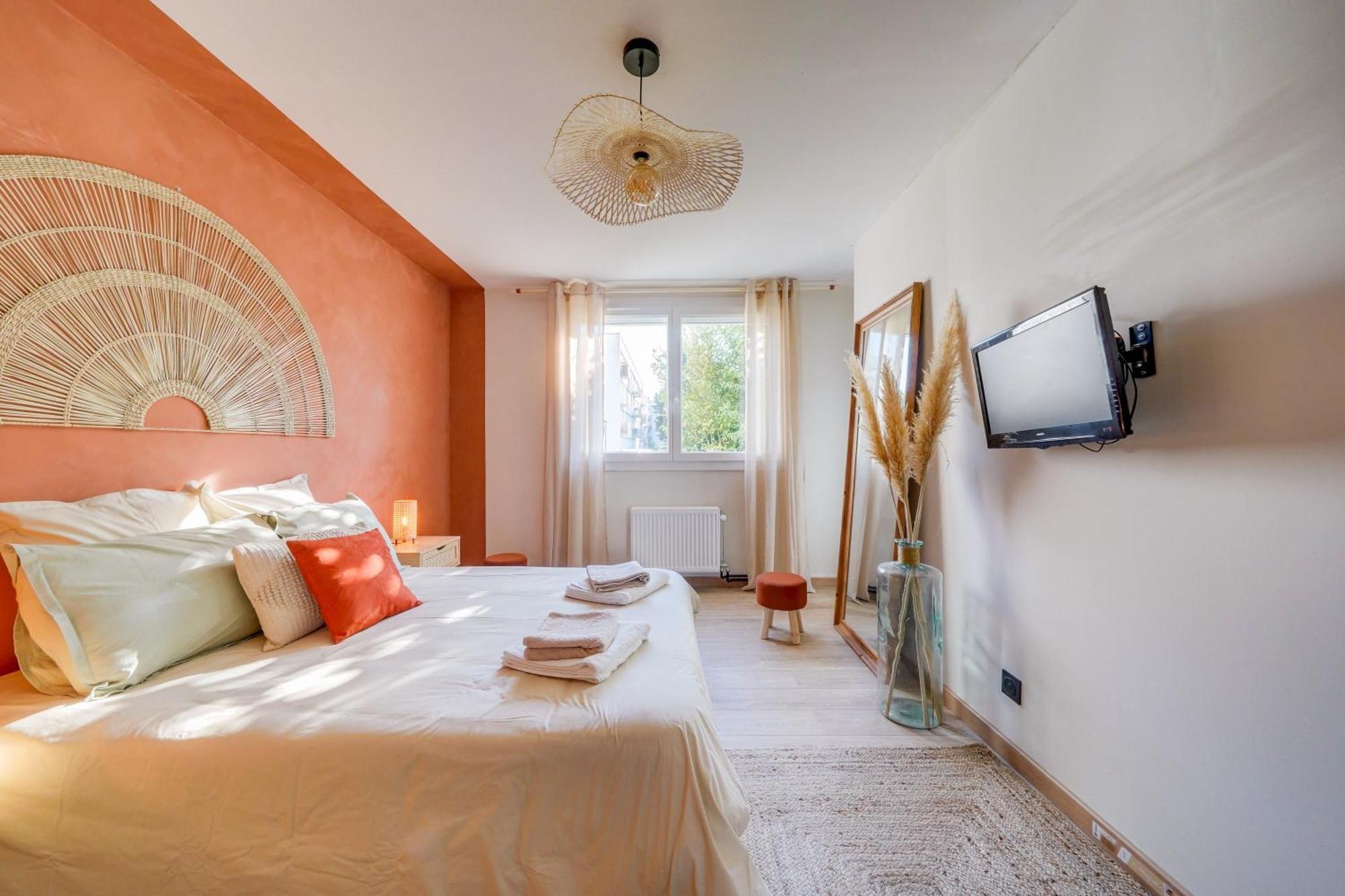 Fridhome Jacuzzi Parking Wifi Fibre 2min Tram Apartment