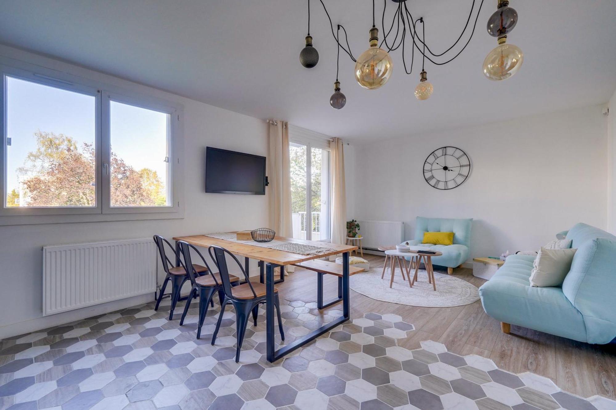 Fridhome Jacuzzi Parking Wifi Fibre 2min Tram Apartment Bruges